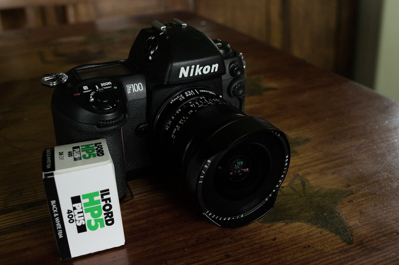 Loading a rangefinder camera